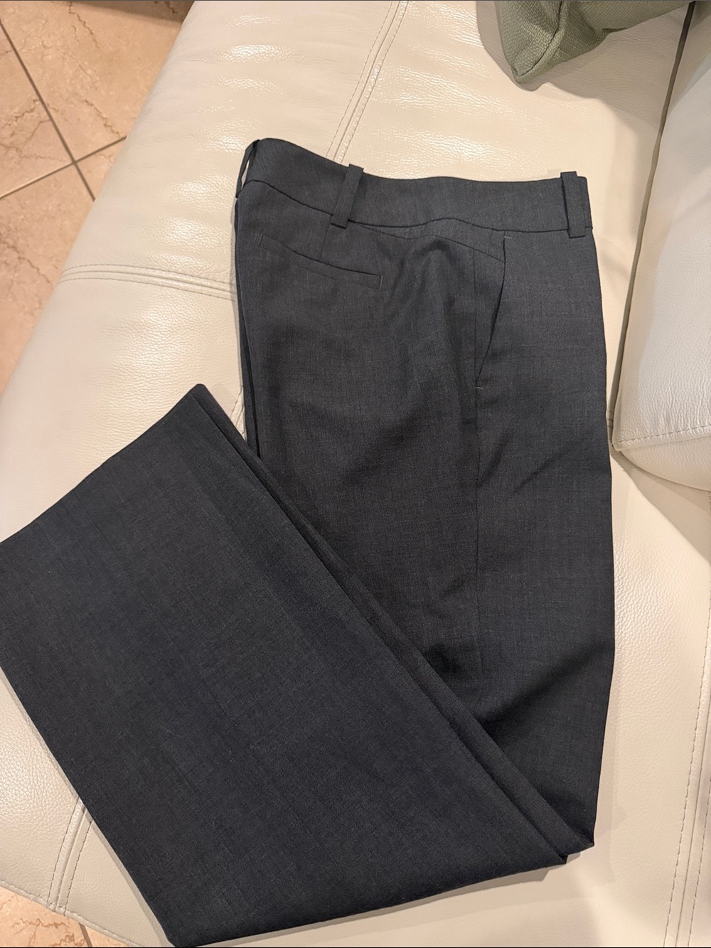 Ann Taylor Wide Leg Dress Pants in Dark Charcoal Gray size 2 petite